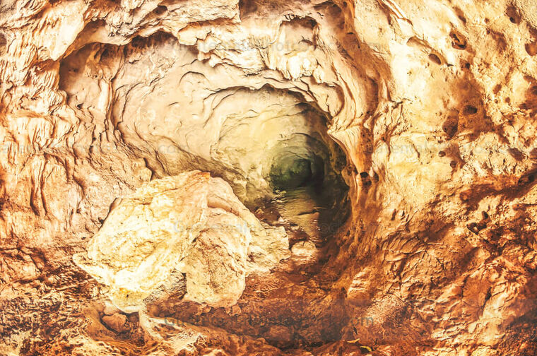 Cueva Yul Ha' Saj Ha'