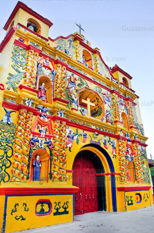 Fachada del Templo de San Andres Xecul