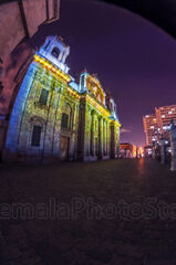 Mapping iluminando atrio y fachada de Catedral Metropolitana