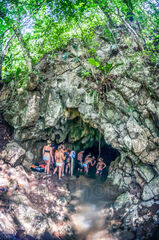 Ingreso a la Cueva de Kan-Ba