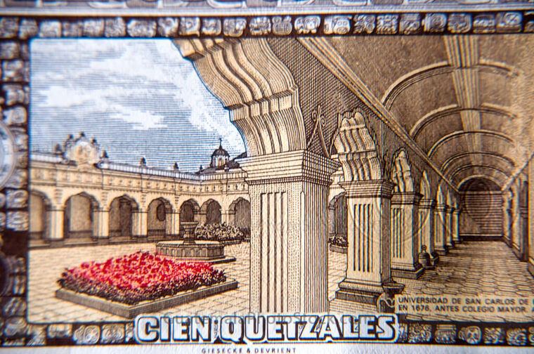 Detalle del reverso del billete de cien quetzales