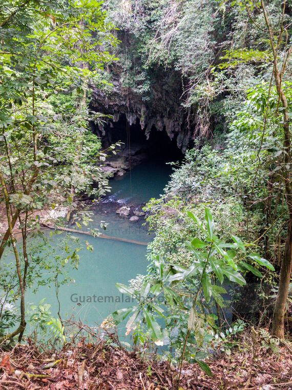 Río Chiyú, Cuevas de Setzol