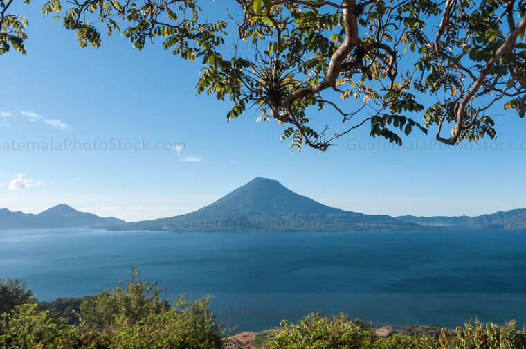 Lago de Atitlán desde el mirador de Panajachel