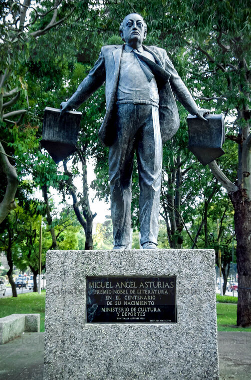 Monumento a Miguel Ángel Asturias