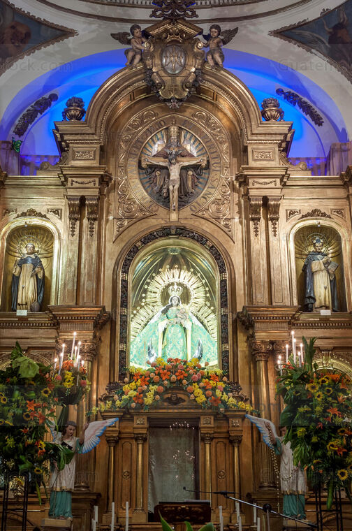 Foto de Altar de la Basilica de la Virgen del Rosario – Fotos de Guatemala,  