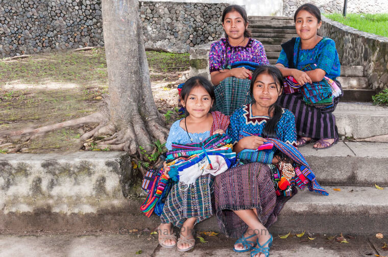 Vendedoras de textiles en Atitlán