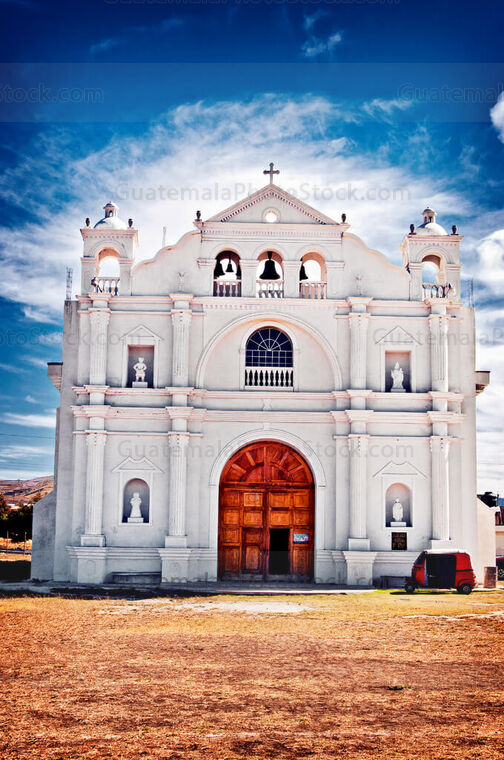 Fachada de la Iglesia Católica de Santa Catarita Ixtahuacán