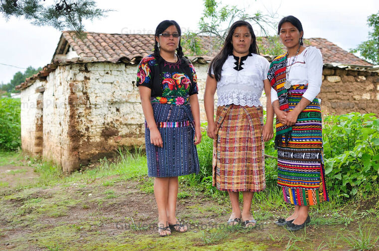 Jóvenes de la etnia maya en Quiché