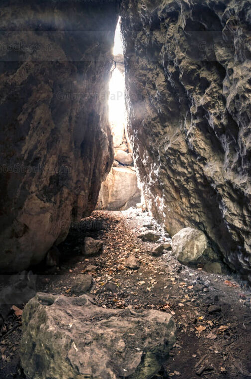 Cueva de Quen Santo