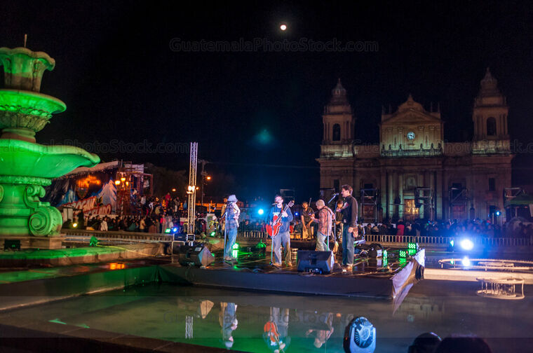 Festival navideño 2013 en Plaza de la Constitución