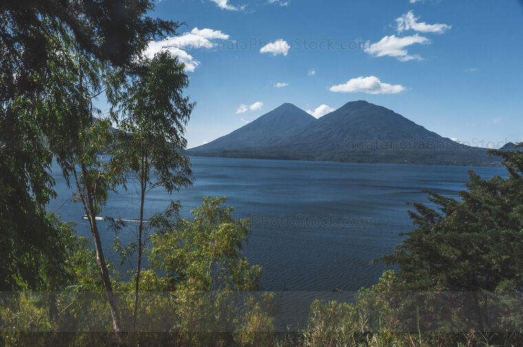 Paisaje del Lago de Atitlán