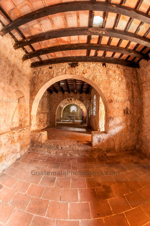 Interior de la cocina y comedor del Castillo de San Felipe de Lara
