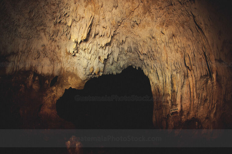 Entrada en la cueva de Aktun Kan