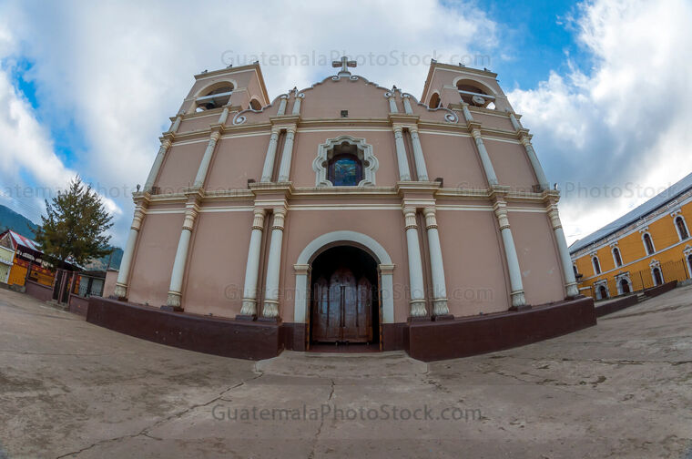 Fachada de la CoCatedral de San Miguel, Totonicapán