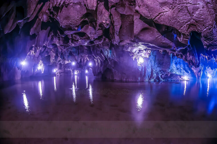 Interior de la Cueva de Kan-Ba