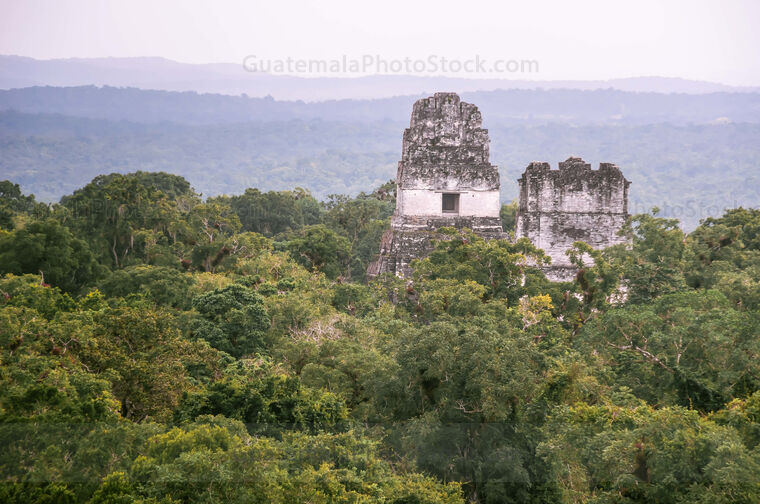 Templo I y II de Tikal