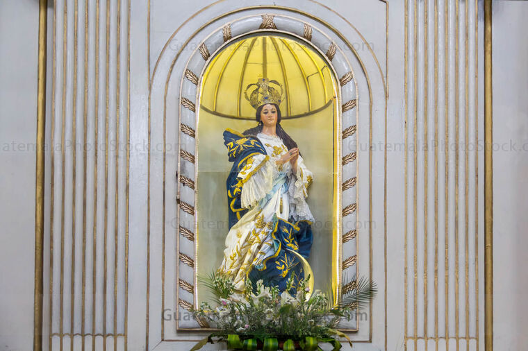 Consagrada Imagen de la Virgen de la Inmaculada Concepción