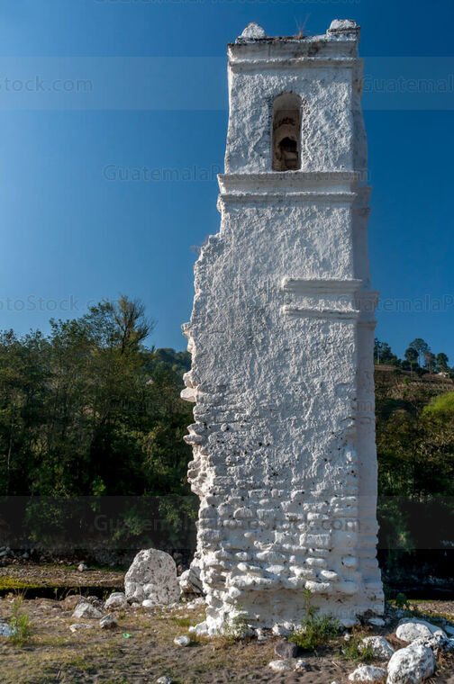 Ruina de la fachada del templo de Pueblo Viejo, San Sebastian