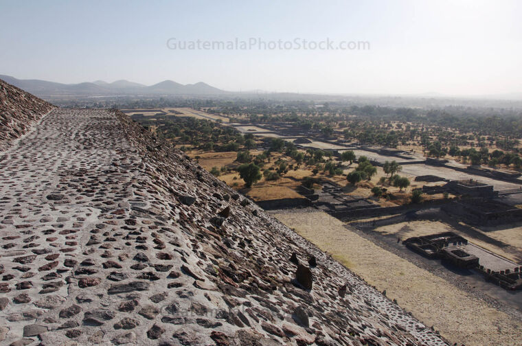 Vista desde la Piramide del Sol hacia el sur de Teotihuacan