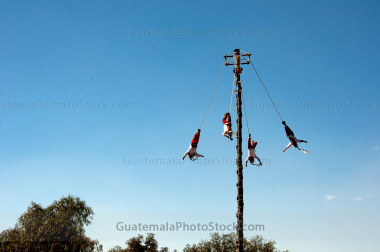 Voladores de Papantla, Teotihuacan, MX