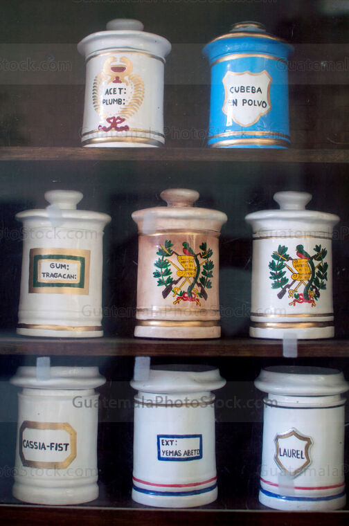 Frascos de ceramica de medicina, Museo de la Farmacia