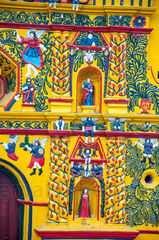 Detalle de fachada del Templo de San Andres Xecul