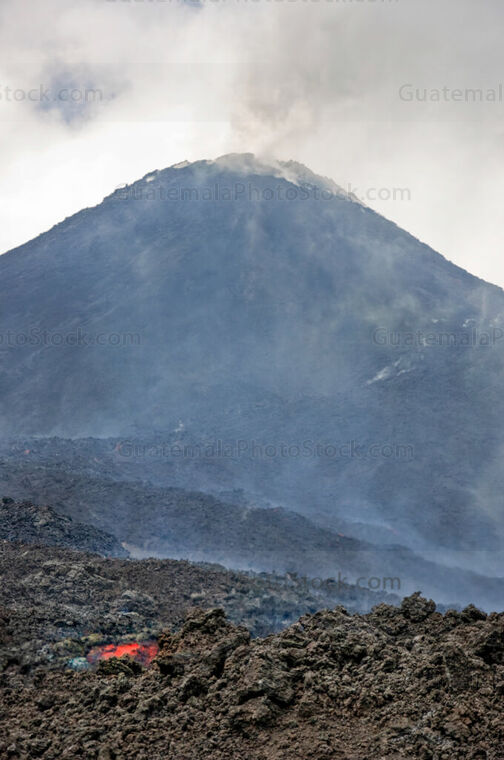 Cono Mackenney del Volcán de Pacaya
