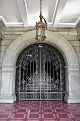 Puerta de ingreso al Palacio Nacional de la Cultura