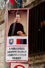 Afiche de bienvenida a las reliquias de San Juan Bosco