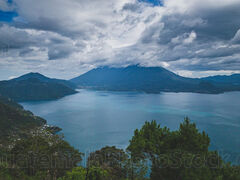 Lago de Atitlán desde Mirador Mario Mendes Montenegro