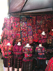 Mercado de textiles en Chichicastenango, Quiché