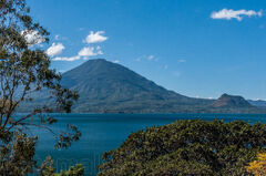 Cerro de Oro, Lago de Atitlan y Volcán Tolimán