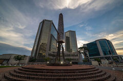 Obelisco de la Republica y Centro Financiero