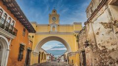 Calle del Arco de Santa Catalina, Antigua Guatemala
