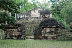 Vestigios mayas en Tikal