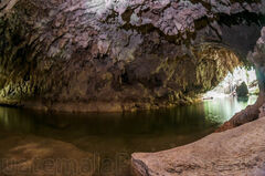 Río candelaria dentro de cueva