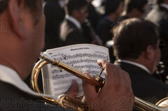 Músico de banda que acompaña un cortejo procesional