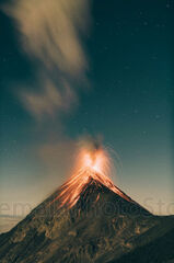 Erupción nocturna Volcán de Fuego