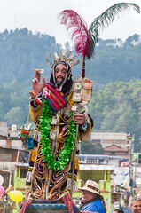 Imagen durante procesión en Chichicastenango